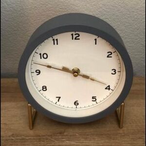 Super cute clock!